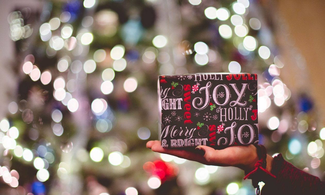 Πρώιμα Χριστούγεννα στο διεθνές εμπόριο – Τι ανησυχεί καταναλωτές και εταιρείες ενόψει εορτών