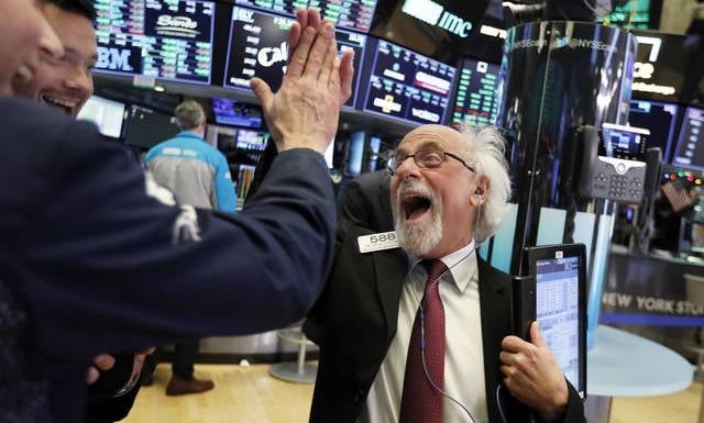 Πάρτι στην Wall Street, νέο ρεκόρ για τον S&P 500