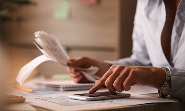 Φοροδιαφυγή: Τα εννέα επαγγέλματα που βρίσκονται στο «στόχαστρο» της εφορίας