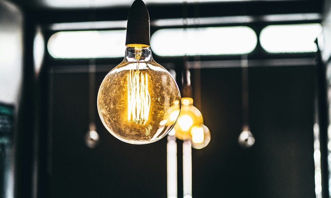 Ηλεκτρικό ρεύμα: «Καίνε» οι τιμές – Τι θα πληρώσουμε μαζί με την επιδότηση