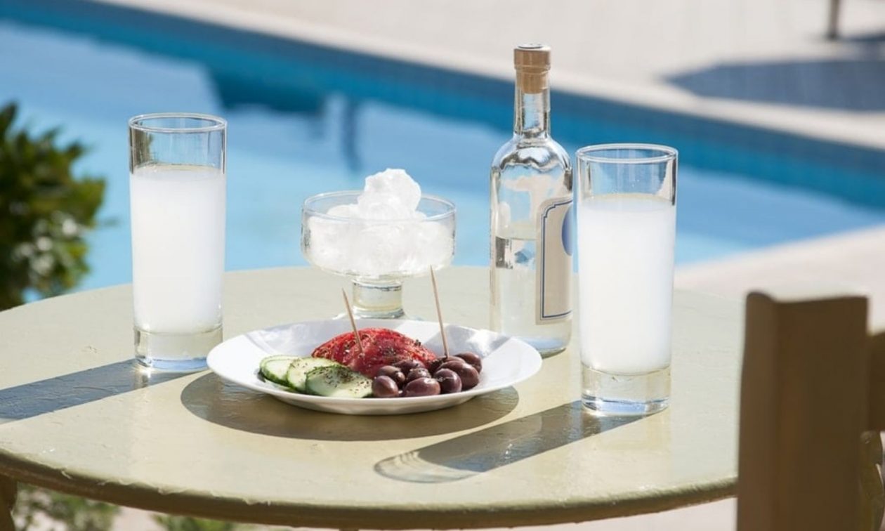 Το ούζο διατηρεί την ηγετική του θέση στις εξαγωγές ελληνικών αλκοολούχων ποτών