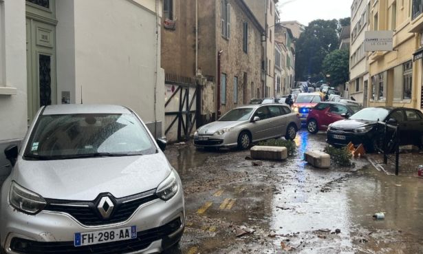 Πλημμύρισαν οι Κάννες – Πρωτοφανείς εικόνες