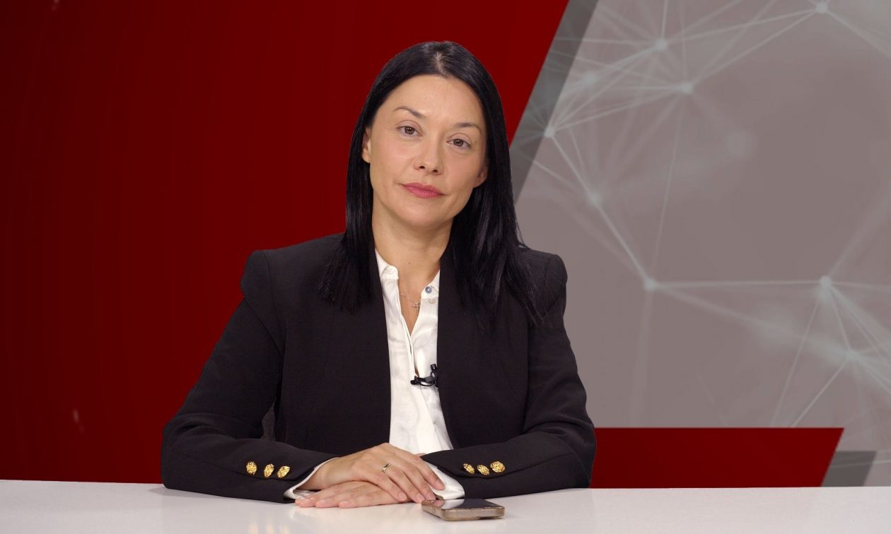 Νάντια Γιαννακοπούλου: Το ΠΑΣΟΚ πρέπει να απελευθερωθεί από το «ταβάνι» του Ανδρουλάκη