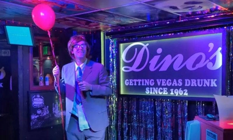 Coldplay: Η έκπληξη του Κρις Μάρτιν σε καραόκε μπαρ στο Λας Βέγκας