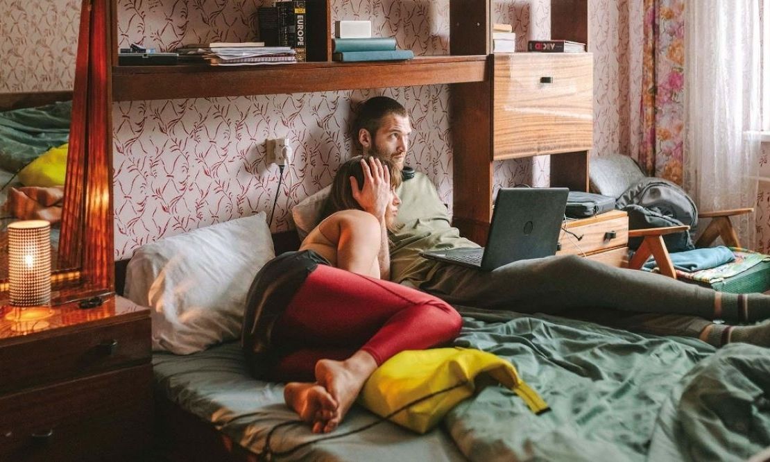 Νέες ταινίες: Ένα ζευγάρι στη Λιθουανία προσπαθεί και ο Κόλμαν Ντομίνγκο έγκλειστος ανεβάζει Σαίξπηρ