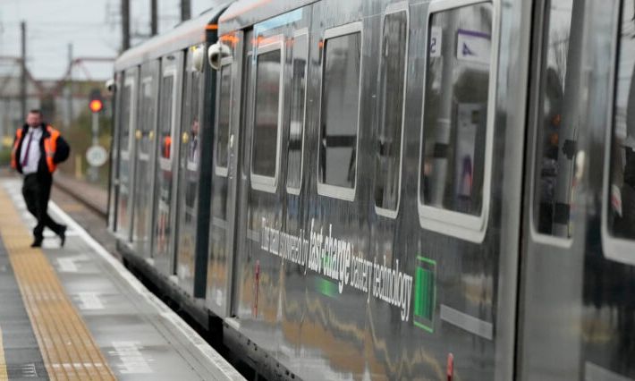 Επίθεση  από χάκερς στους σιδηροδρομικούς σταθμούς της Βρετανίας