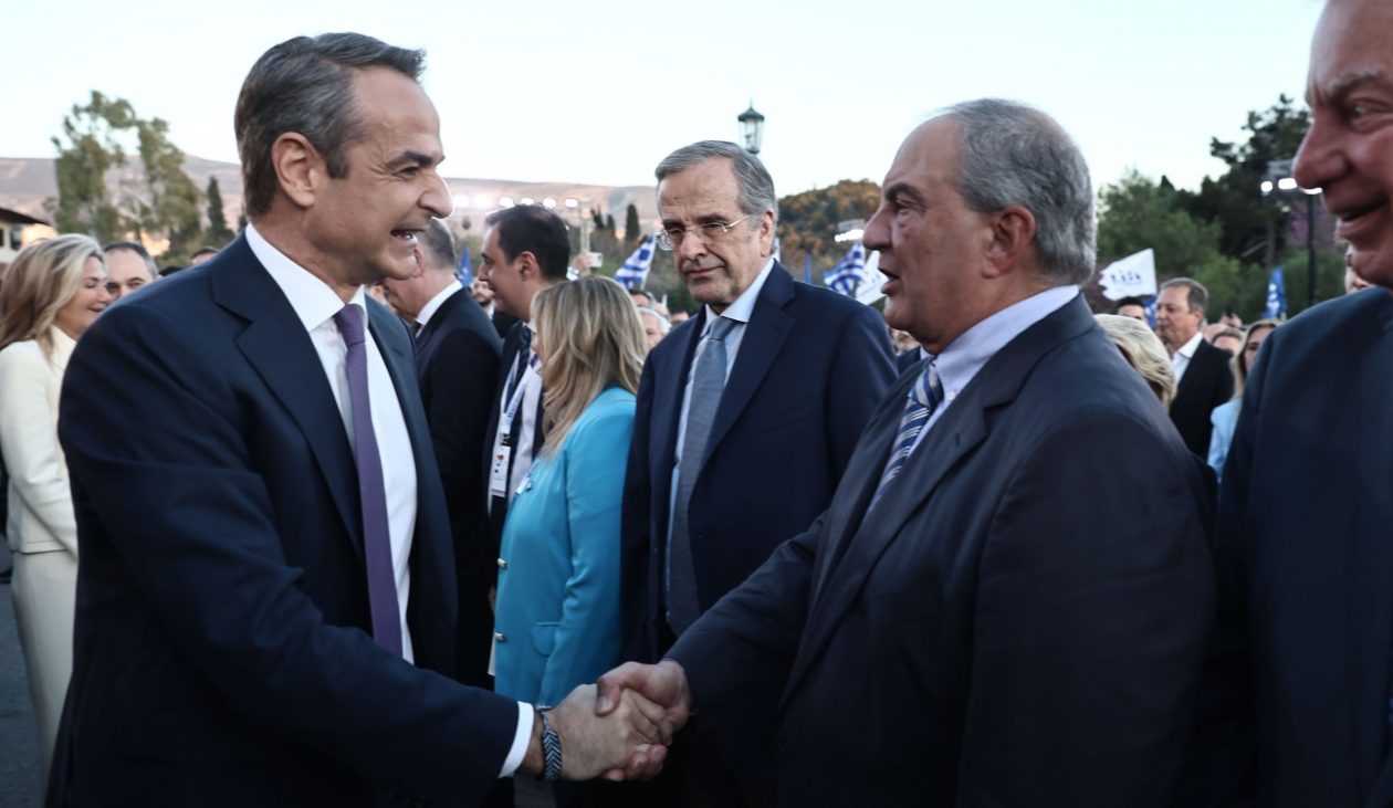 Τι απάντησαν Σαμαράς και Καραμανλής στο τηλεφώνημα Μητσοτάκη