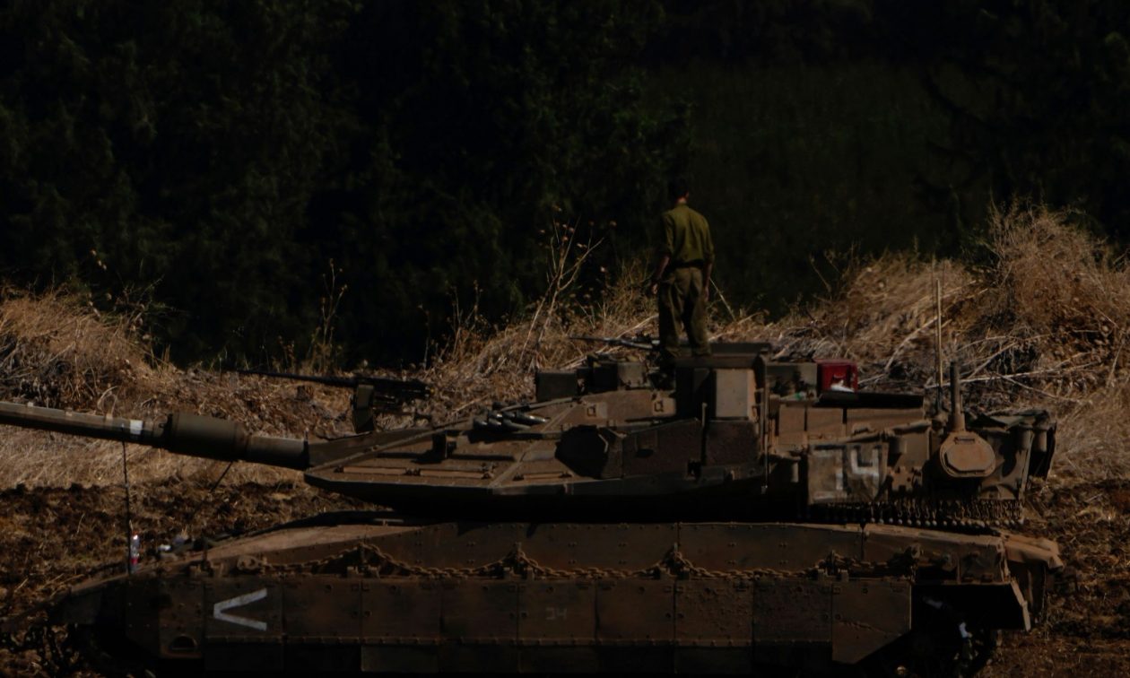 Γκάλαντ: «Κόβουμε το χέρι της Χεζμπολάχ» – 70 ισραηλινές επιδρομές στον Λίβανο τον περασμένο χρόνο