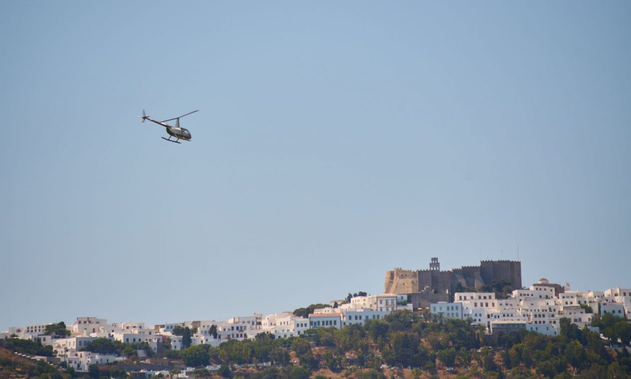 Αυθημερόν ταξίδια με ελικόπτερο στις Κυκλάδες με το χειμερινό πρόγραμμα της hoper