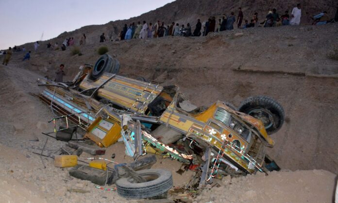 1589428-b77a4ba4-balochistan-pakistan-accident-2.jpg