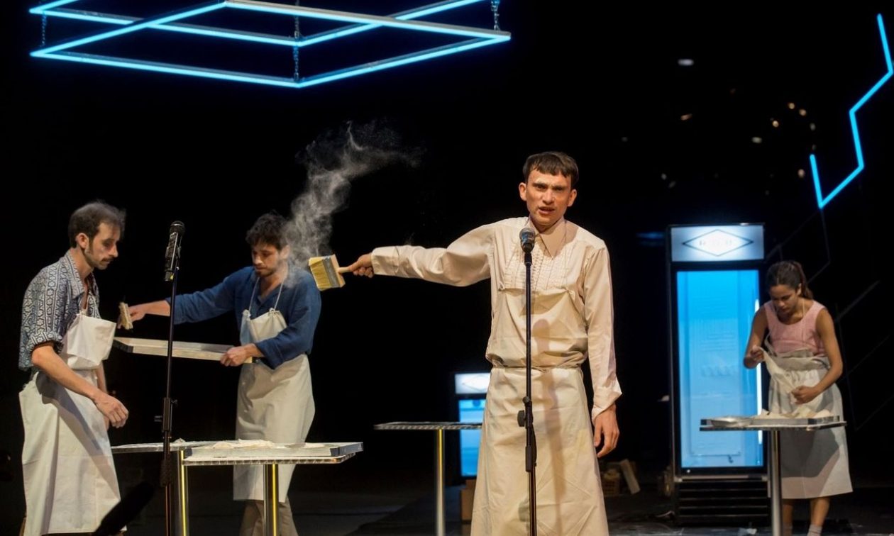 Η «Δημοκρατία του Μπακλαβά» επιστρέφει στο θέατρο Αλέκος Αλεξανδράκης