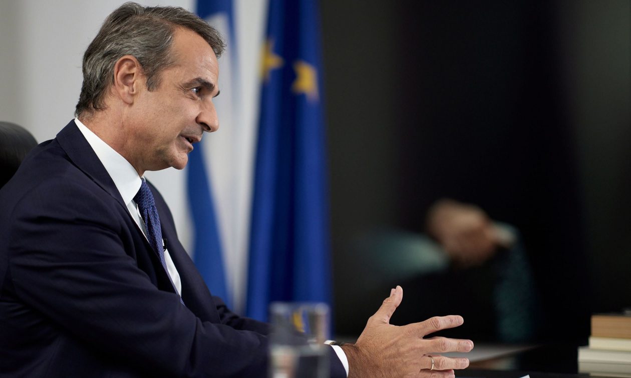 Στρίβειν δια της δεξιάς: Το άνοιγμα του Κυριάκου Μητσοτάκη στην γαλάζια πολυκατοικία