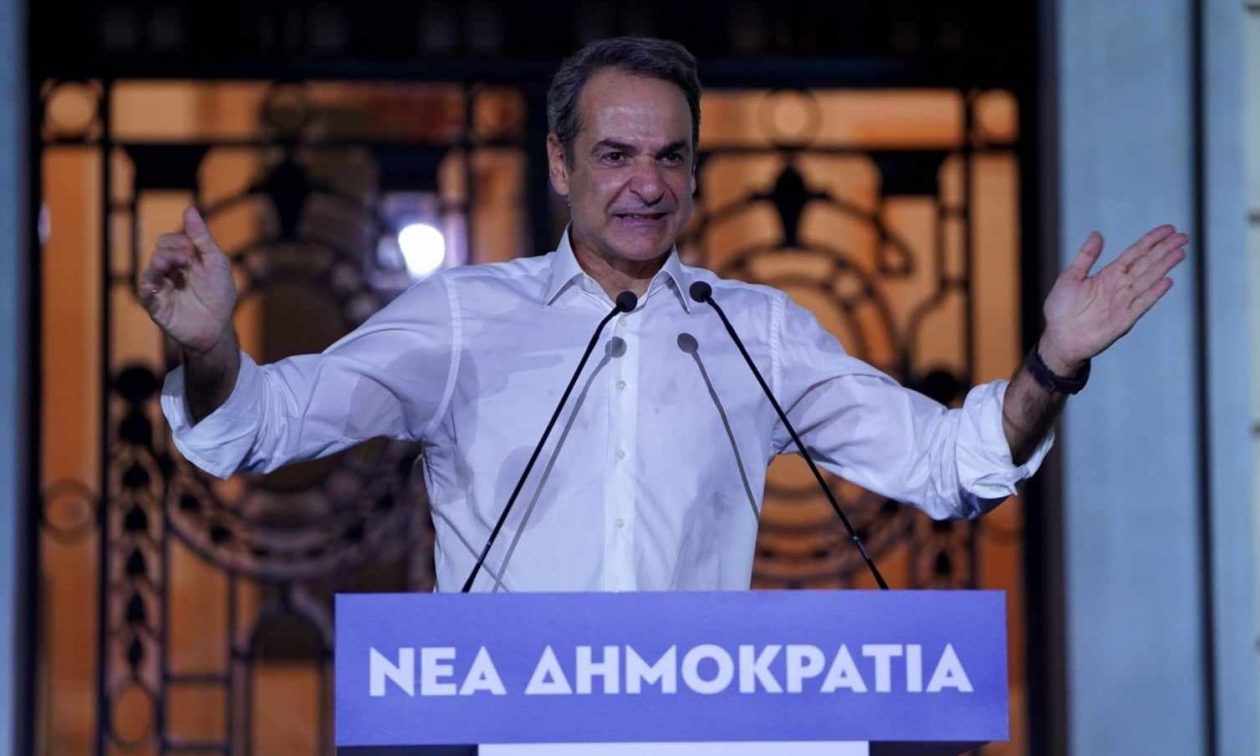 Μητσοτάκης: Όσο πλατύτερα απλώνονται τα κλαριά της ΝΔ, τόσο δικαιώνουν την ισχύ που έχουν οι ρίζες»