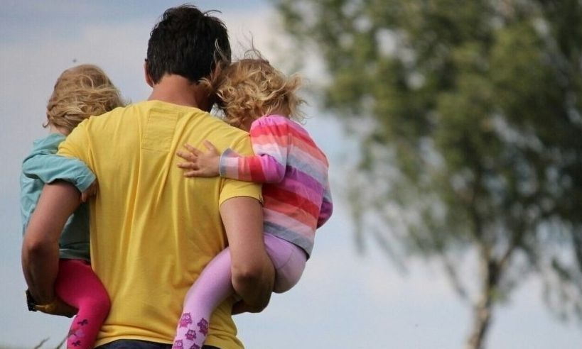 Επιδόμα παιδιού και στέγασης – Ελάχιστο εγγυημένο εισόδημα: Τι πρέπει να ξέρουν οι δικαιούχοι