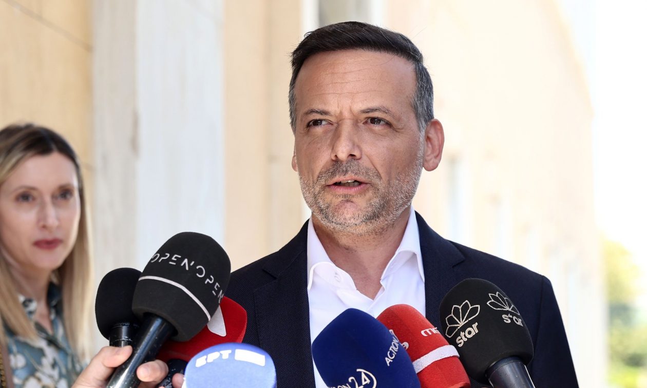 ΠΑΣΟΚ – Δούκας: «Το ντιμπέιτ δεν θα γίνει γιατί δεν ήθελε ο Ανδρουλάκης, φοβάται»