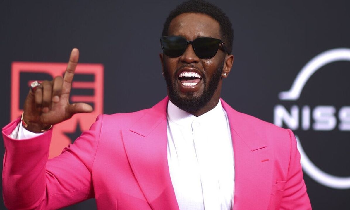 «Diddy»: O ράπερ κατηγορεί την κυβέρνηση των ΗΠΑ για τη διαρροή βίντεο με τον ξυλοδαρμό της Cassie