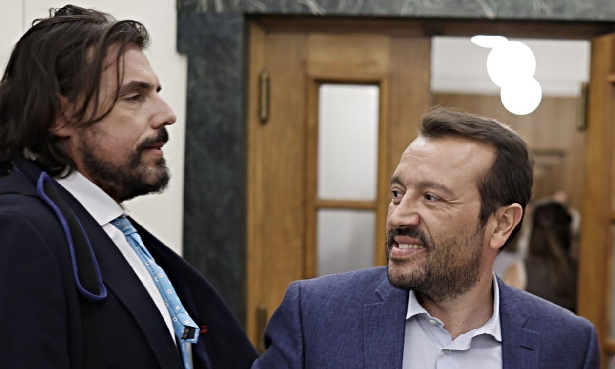 ΣΥΡΙΖΑ: «Καμπανάκι» Νίκου Παππά σε Πέτρο Παππά – «Κόκκινη κάρτα, αν μιλήσεις ξανά εκτός γραμμής»