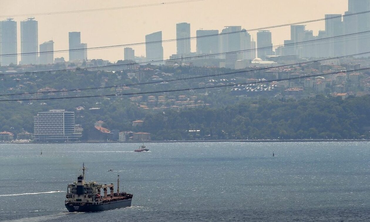 Τουρκία: Διακόπηκε η διέλυεση πλοίων στον Βόσπορο