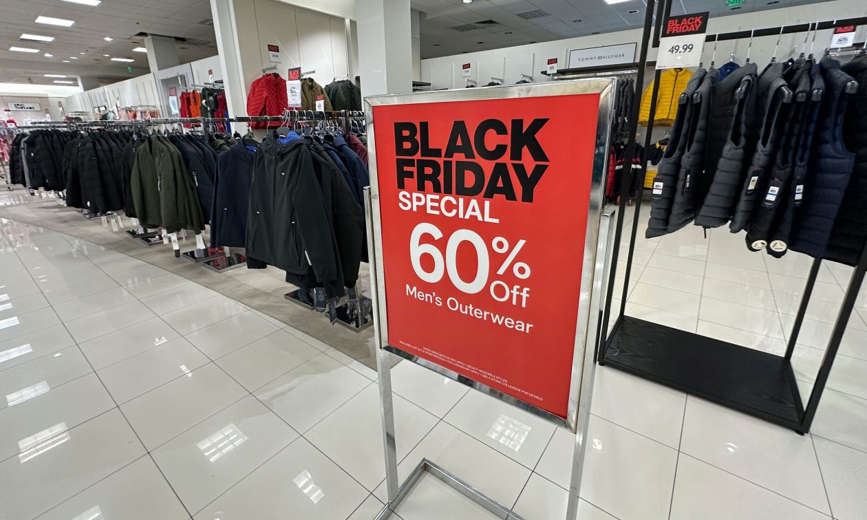 Black Friday 2024: Η ημερομηνία της «Μαύρης Παρασκευής» – Πώς δεν θα σας κοροϊδέψουν στις τιμές