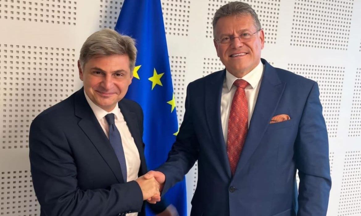 Συνάντηση Φαραντούρη – Σέφκοβιτς στις Βρυξέλλες