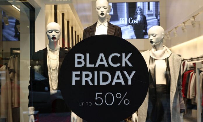 1593489-884f02b9-black-friday.jpg