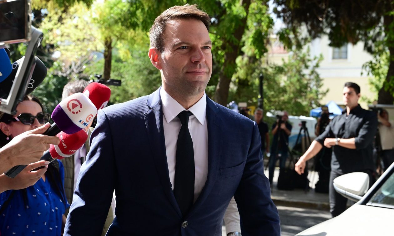 Πιο κοντά το «κόμμα Κασσελάκη»: Τα γραφεία «θωρηκτό» και η οργανωτική αδυναμία δείχνουν έξοδο