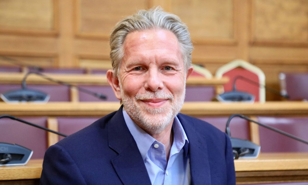 Ο Παύλος Γερουλάνος υπεβλήθη σε χειρουργική επέμβαση στις φωνητικές χορδές: «Αφωνία για δέκα μέρες»