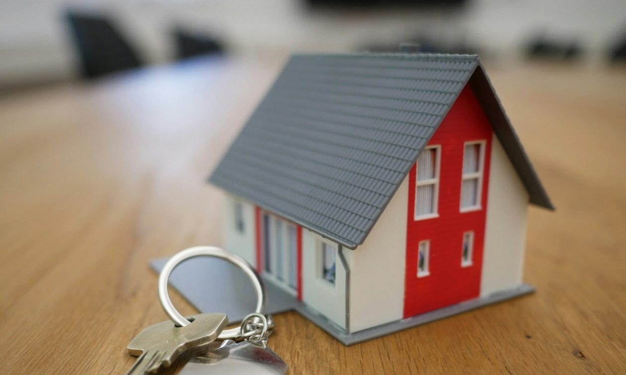 10.555 ευρώ για ανακαίνιση σπιτιού: Δικαιούχοι και προϋποθέσεις