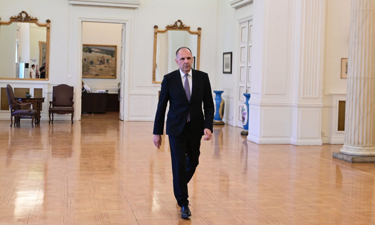 Ανάλυση: Γιατί ο Γεραπετρίτης αλλάζει το Ειδικό Χωροταξικό Πλαίσιο των Σκυλακάκη-Κεφαλογιάννη