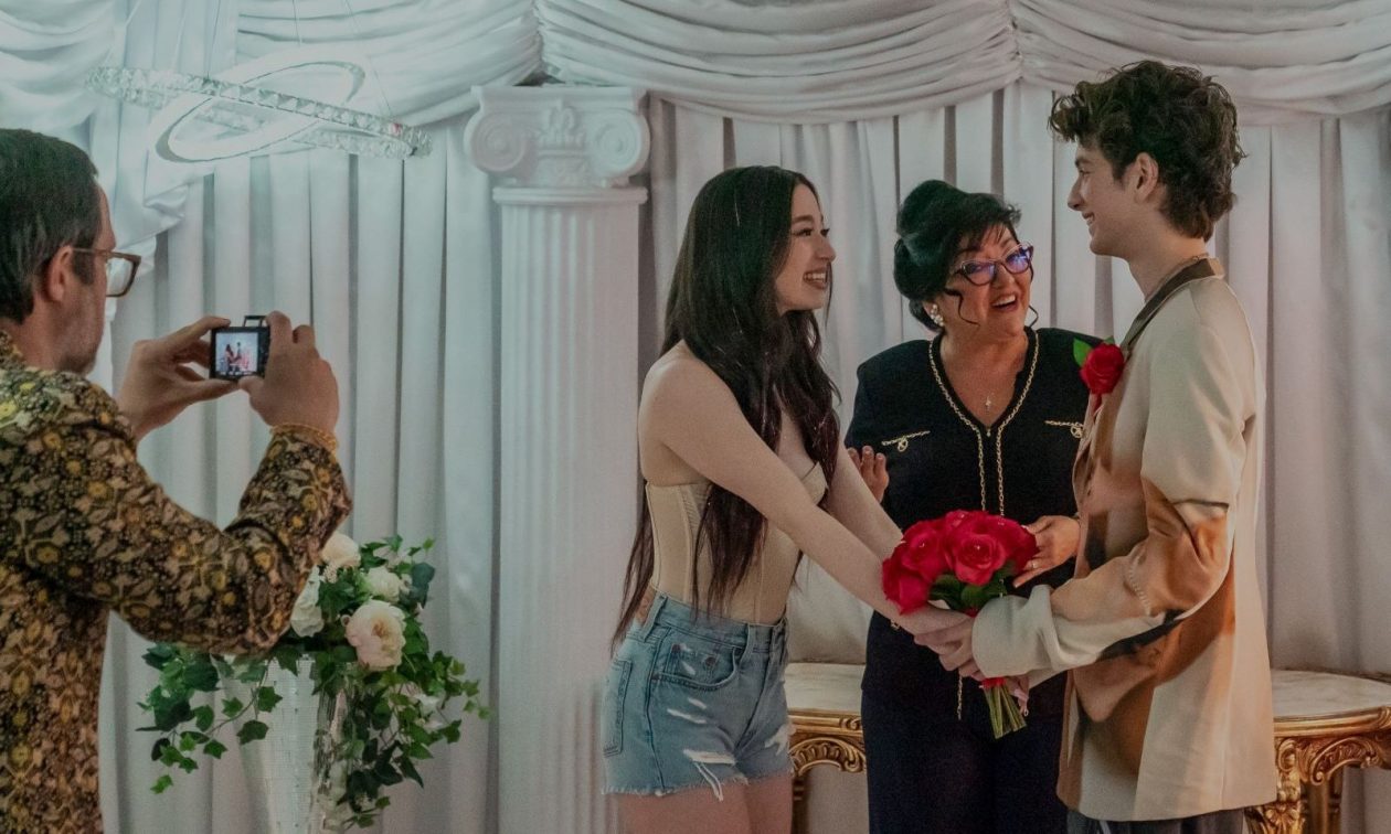 Νέες ταινίες: Πρεμιέρα για την «Anora» από χρυσό