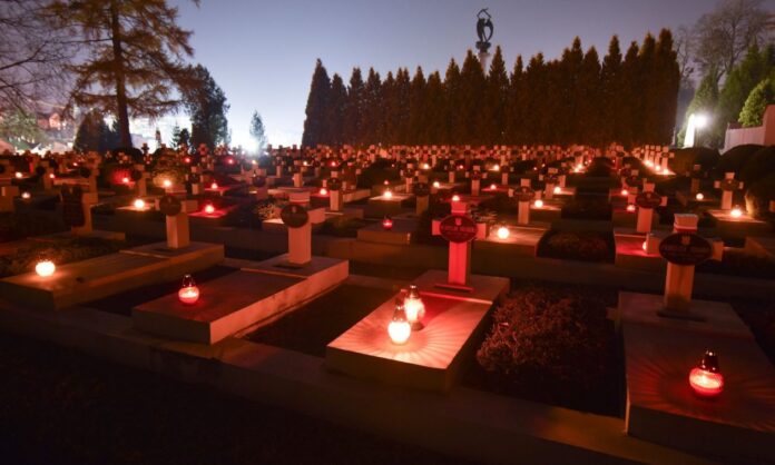 1595853-a26380d0-cemetary.jpg
