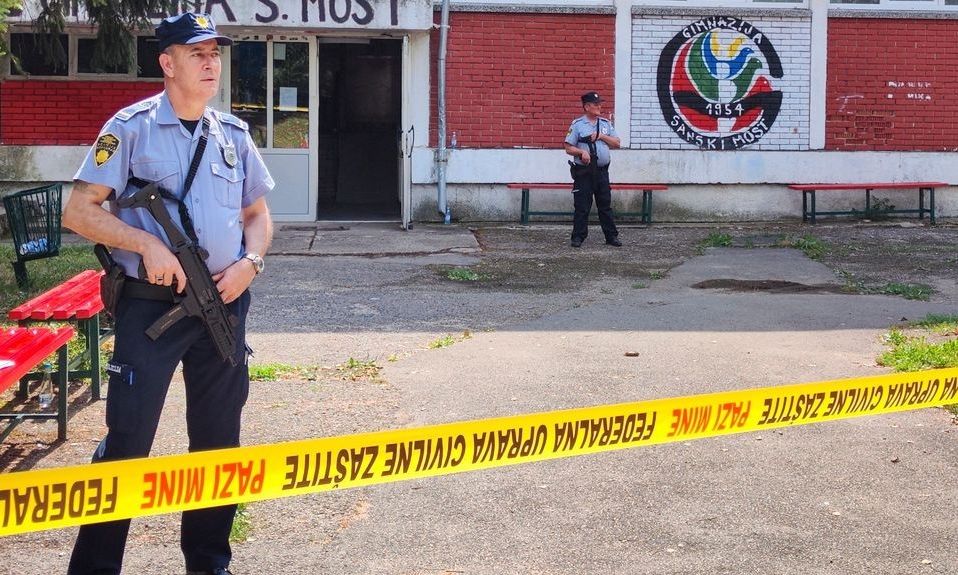 Βοσνία: 15χρονος εισέβαλε σε αστυνομικό τμήμα και σκότωσε ένστολο