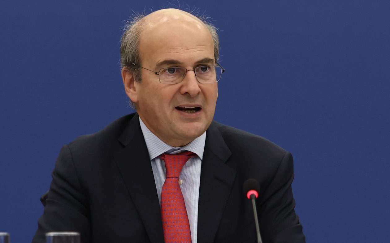 Χατζηδάκης στο Reuters: Μείωση του χρέους με δημοσιονομική πειθαρχία και φιλοεπενδυτική πολιτική