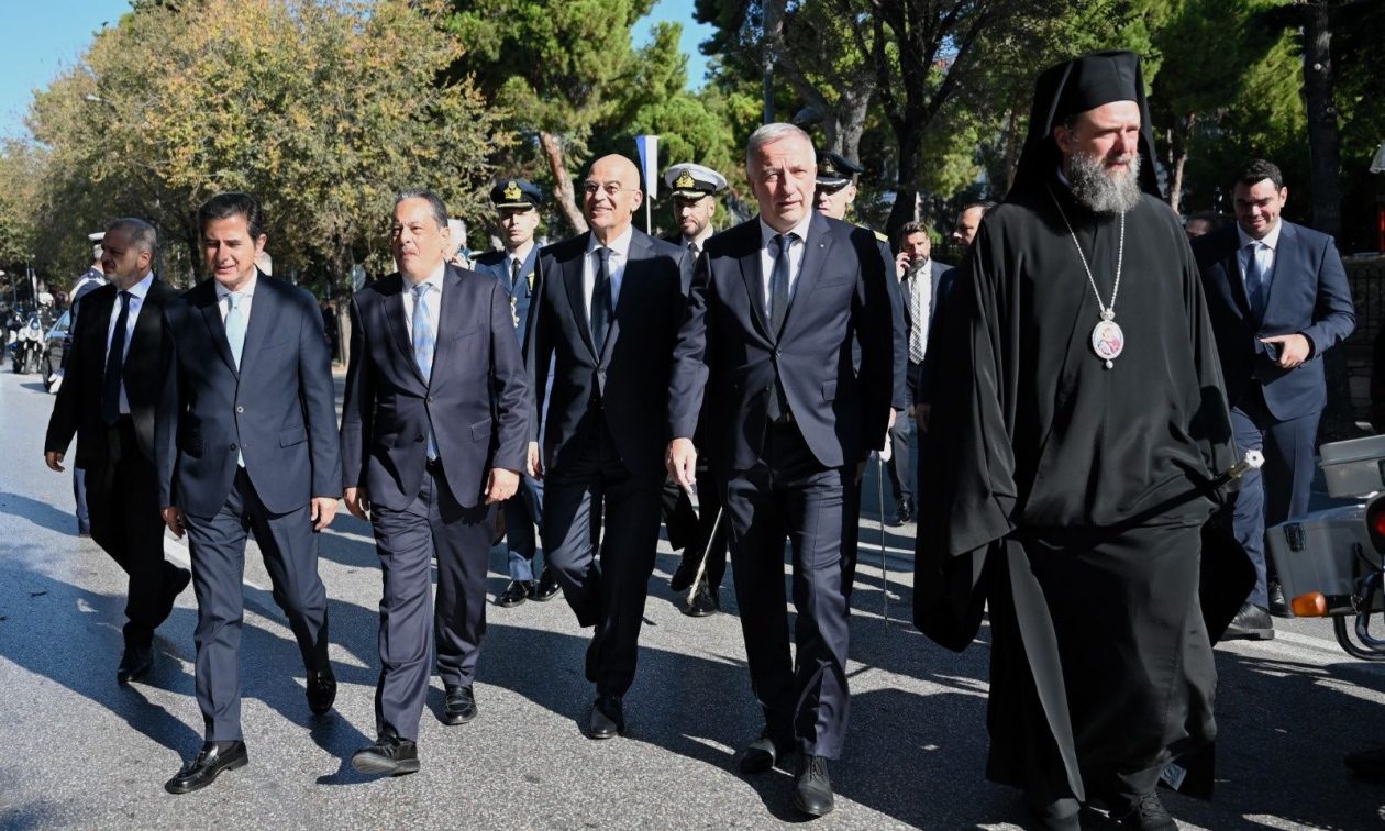 Δένδιας: «Προχωράμε στη μεγαλύτερη μεταρρύθμιση των Ενόπλων Δυνάμεων» – Οι δηλώσεις των επισήμων