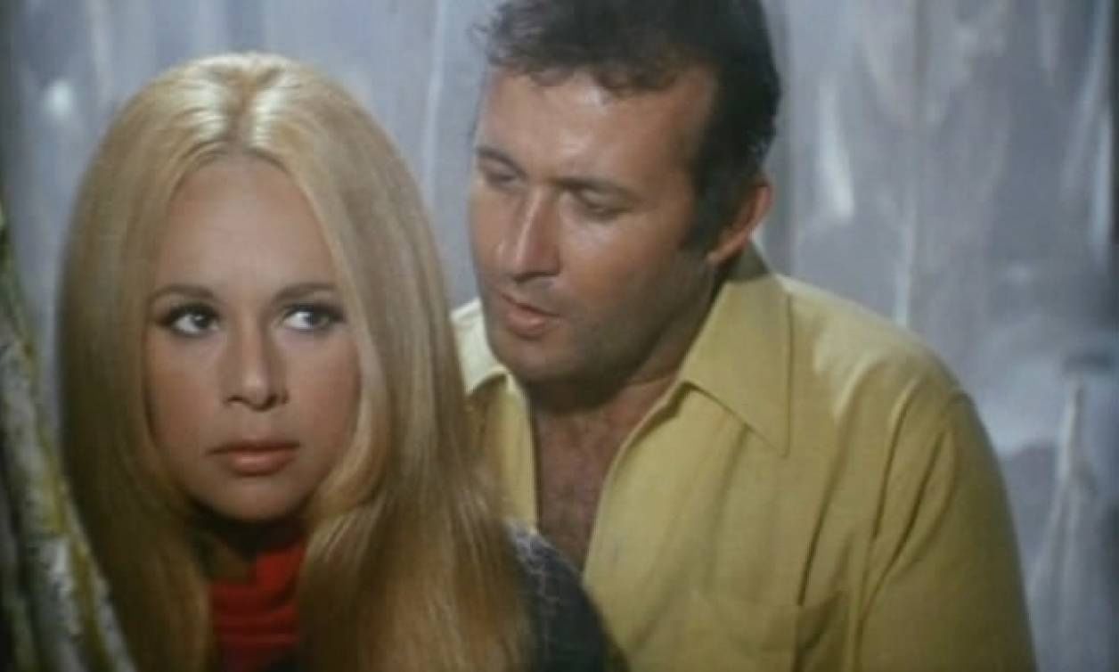 «Η δασκάλα με τα ξανθά μαλλιά»: Γνωρίστε το χωριό όπου γυρίστηκε η θρυλική ταινία