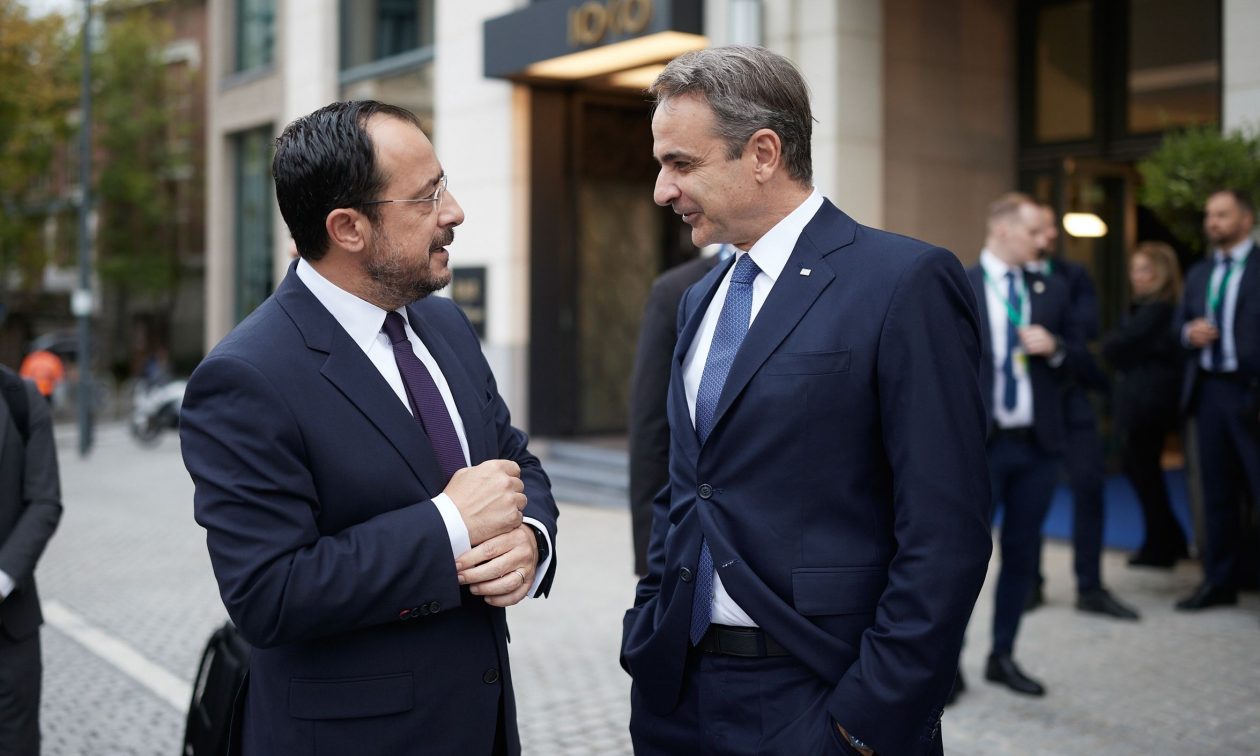 Τηλεφωνική επικοινωνία Μητσοτάκη – Χριστοδουλίδη πριν την συνάντηση με τον Μπάιντεν