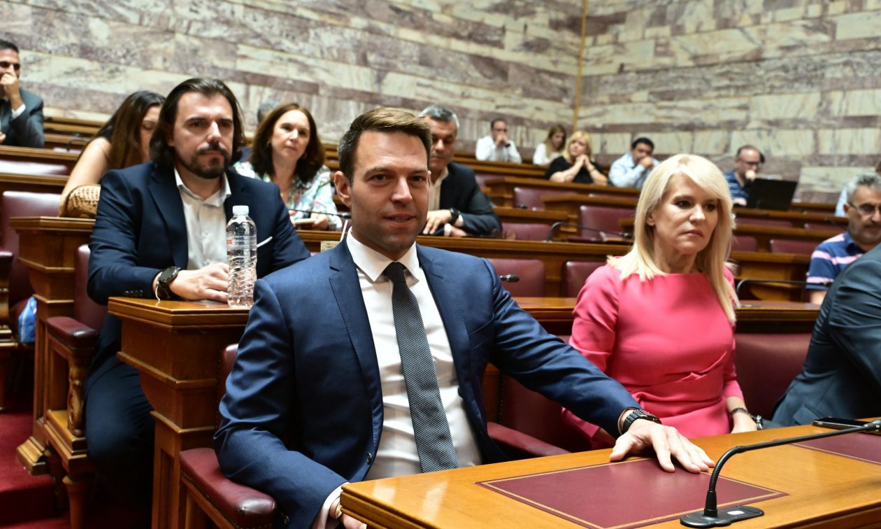 Κλίμα δυσπιστίας ενόψει Συνεδρίου προκαλεί η πλευρά Κασσελάκη – Τζάκρη: «Τι τα θέλετε τα QR code;»