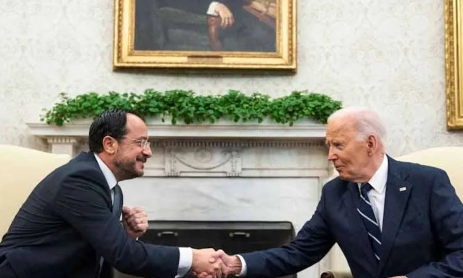 Μπάιντεν σε Χριστοδουλίδη για Κυπριακό: «Στήριξη με οποιονδήποτε τρόπο»
