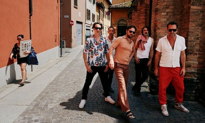 Deus: Ζωντανά στην Αθήνα παρέα με το τελευταίο τους άλμπουμ «How To Replace It»