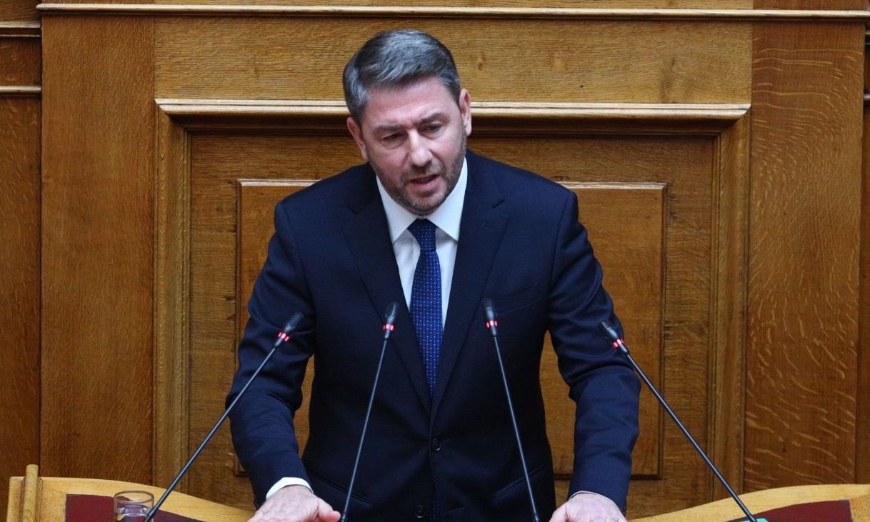 Το «χαλασμένο» τηλέφωνο μεταξύ Μητσοτάκη και Ανδρουλάκη και ο νέος δικομματισμός