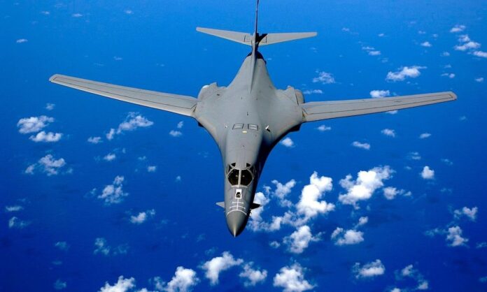 1598504-7fef9707-1280px-b-1b_over_the_pacific_ocean.jpg