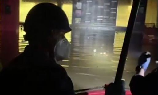 Ισπανία: Διασώστες ψάχνουν για εγκλωβισμένους σε υπόγεια γκαράζ στη Βαλένθια – Συγκλονιστικό βίντεο