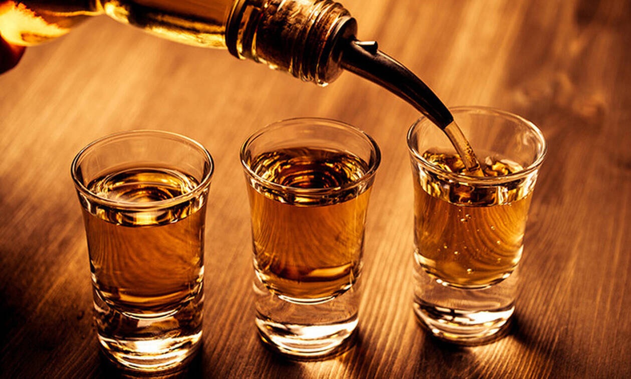 Διάθεση αλκοόλ σε ανηλίκους: Εντός του 2024 η νομοθετική πρωτοβουλία – Τι εξετάζει η κυβέρνηση