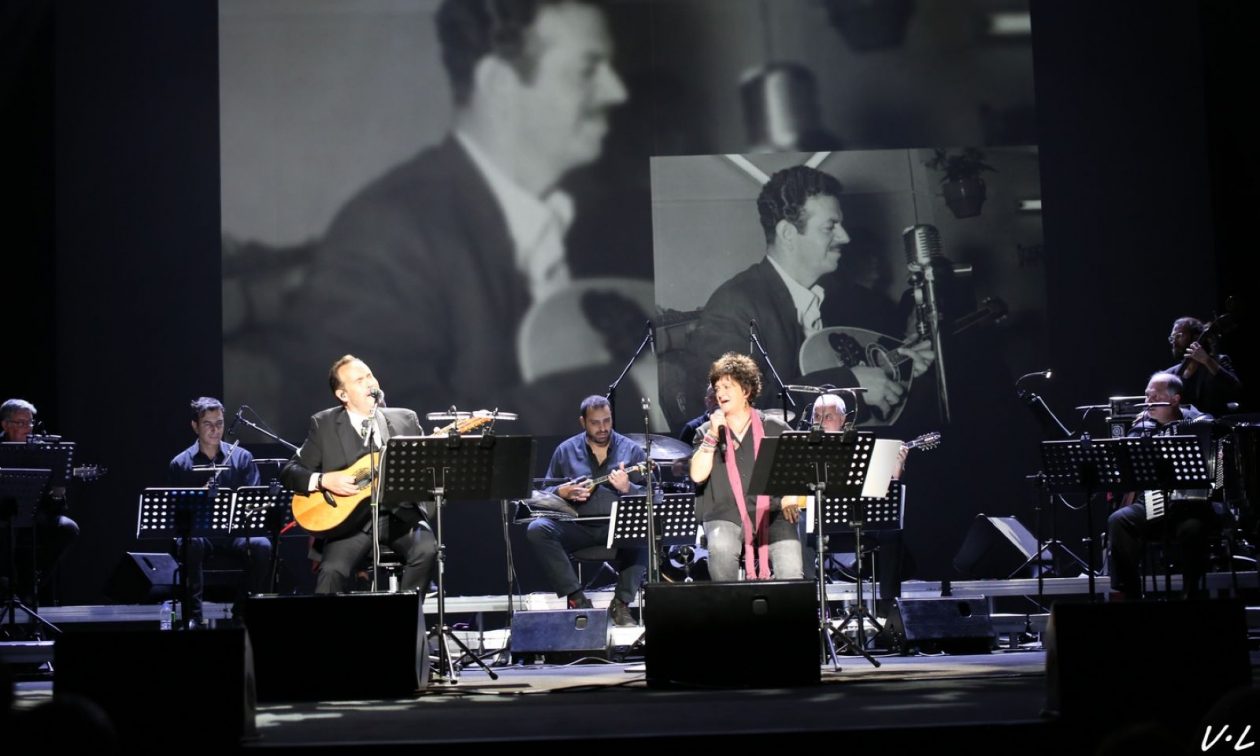 Κώστας Μακεδόνας και Φωτεινή Βελεσιώτου τραγούδησαν Βασίλη Τσιτσάνη και μάγεψαν το κοινό