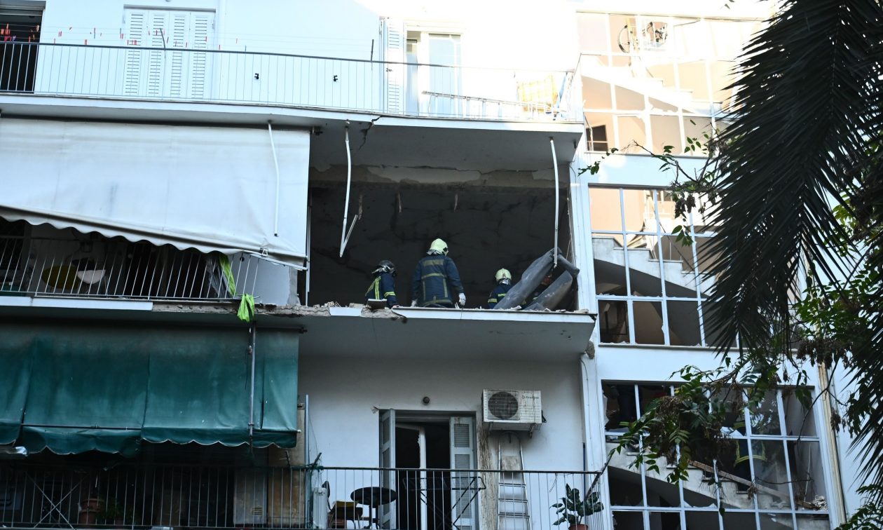 Αμπελόκηποι: Μεγάλες οι ζημιές στην πολυκατοικία από τη βόμβα – Η ανακοίνωση του Δήμου Αθηναίων