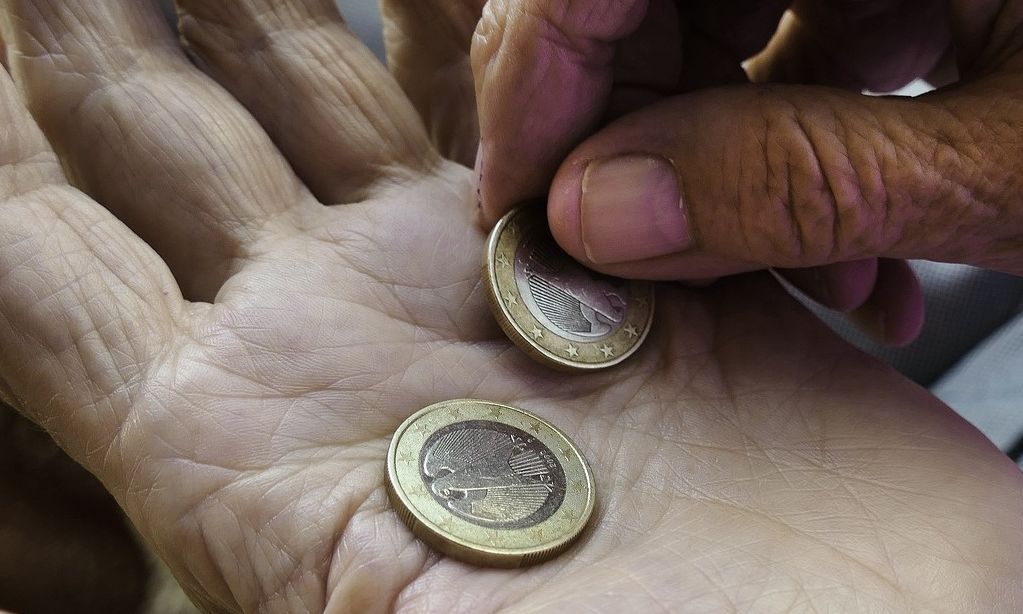 Υποχώρησε ο πληθωρισμός τον Οκτώβριο – Συγκράτηση αυξήσεων στα τρόφιμα