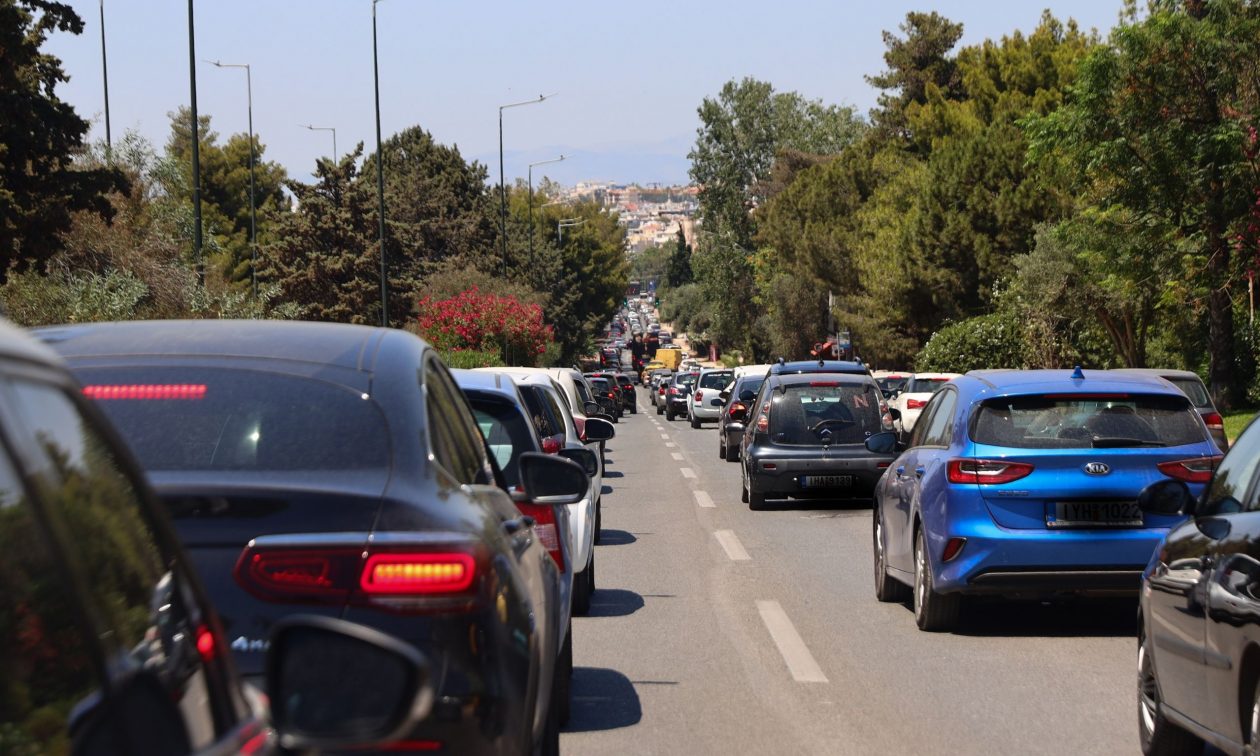Κίνηση τώρα: Απροσπέλαστο το κέντρο – Κοκκίνισε ο χάρτης