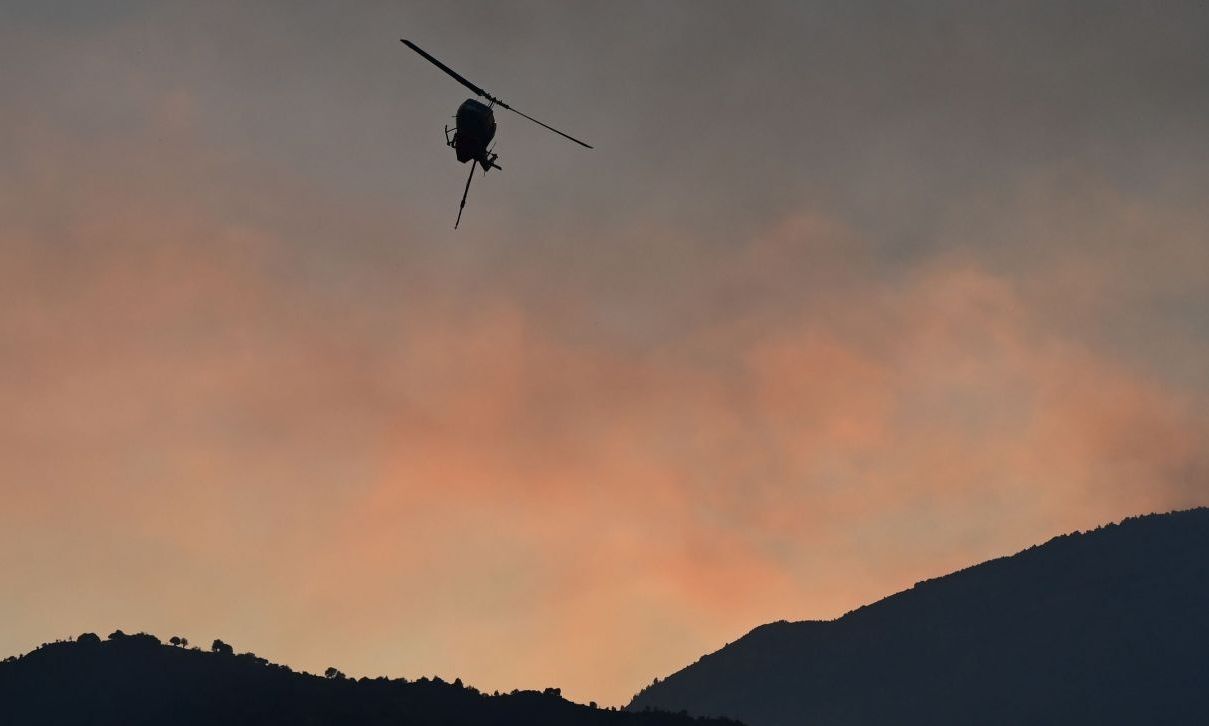 Πυρκαγιά στην Καστοριά – Επί ποδός επίγειες και εναέριες δυνάμεις