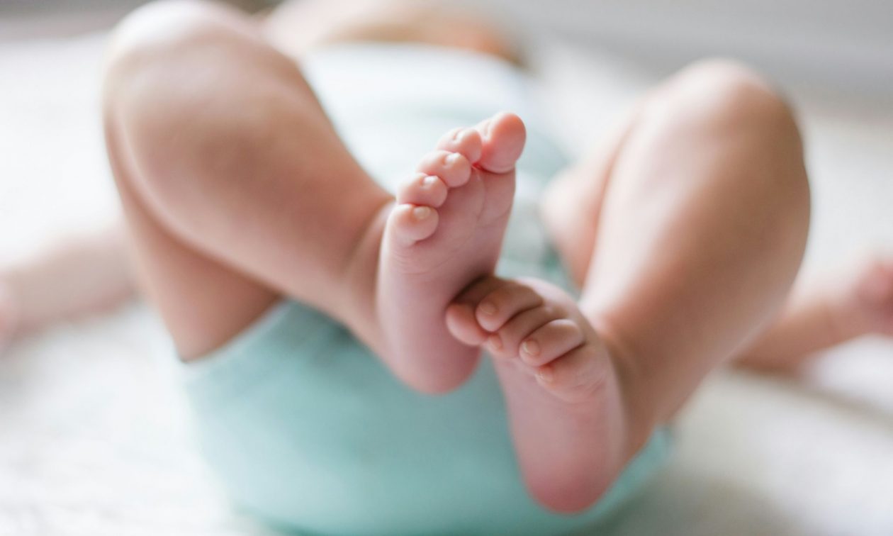 Ανείπωτη τραγωδία στον Βόλο: Βρέφος βρέθηκε νεκρό στην κούνια του