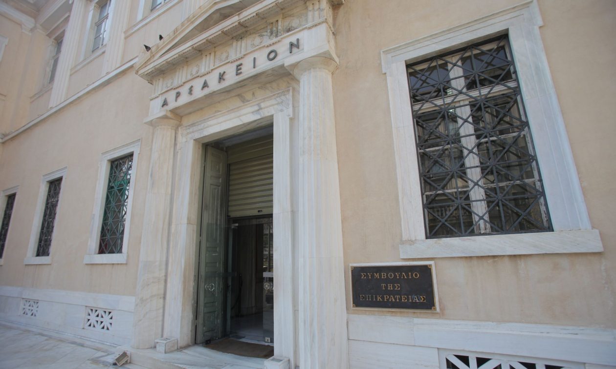«Kαμπάνα» 200.000 ευρώ σε εκπρόσωπο εταιρείας Security  για το οπλοστάσιο που βρήκε σπίτι του